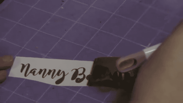 Weeding vinyl decal with weeding tools